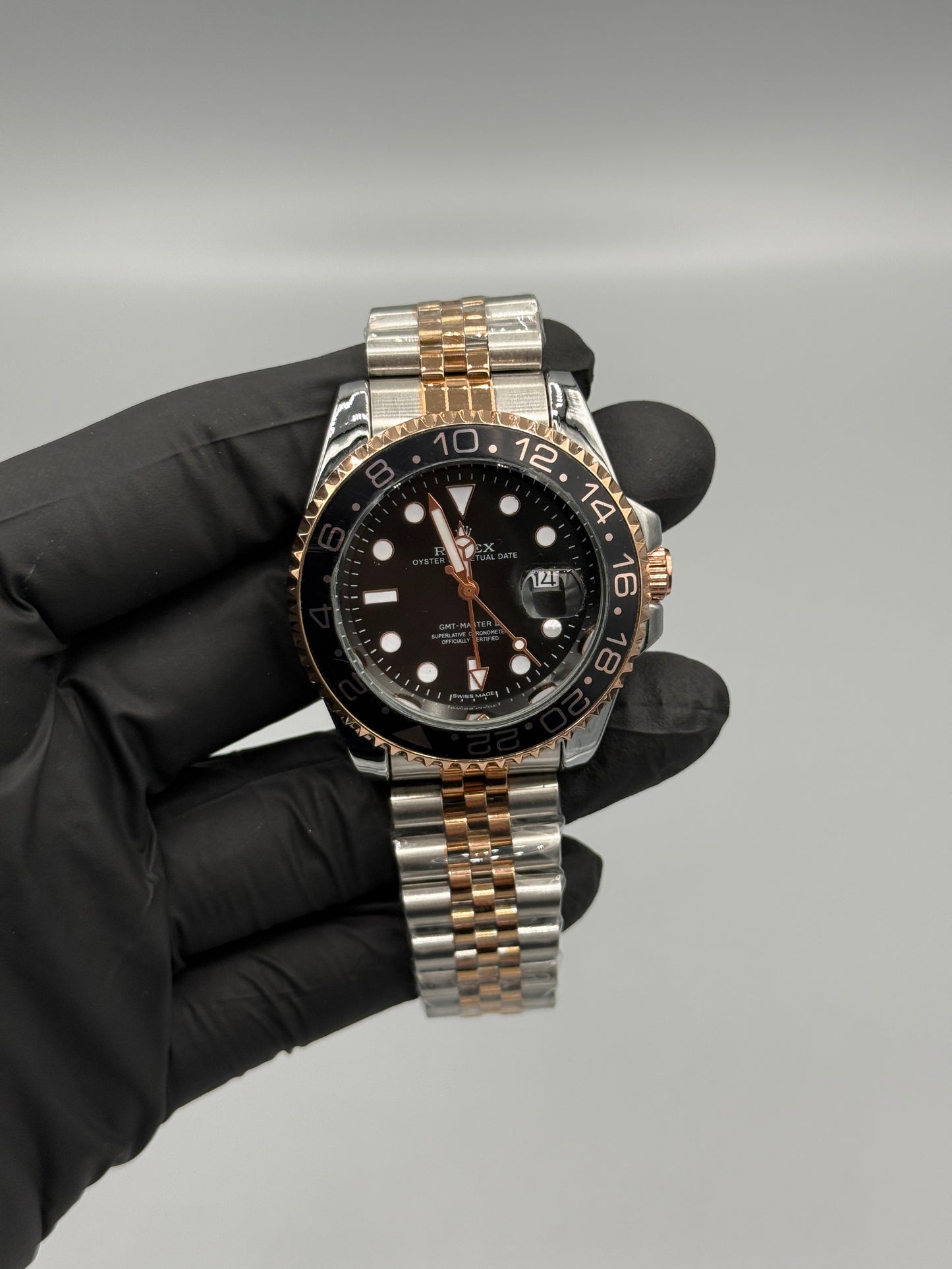 Rotating Dial GMT Date Just