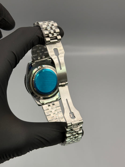 Rotating Dial GMT Date Just