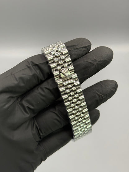 Jubilee Chain Date Just