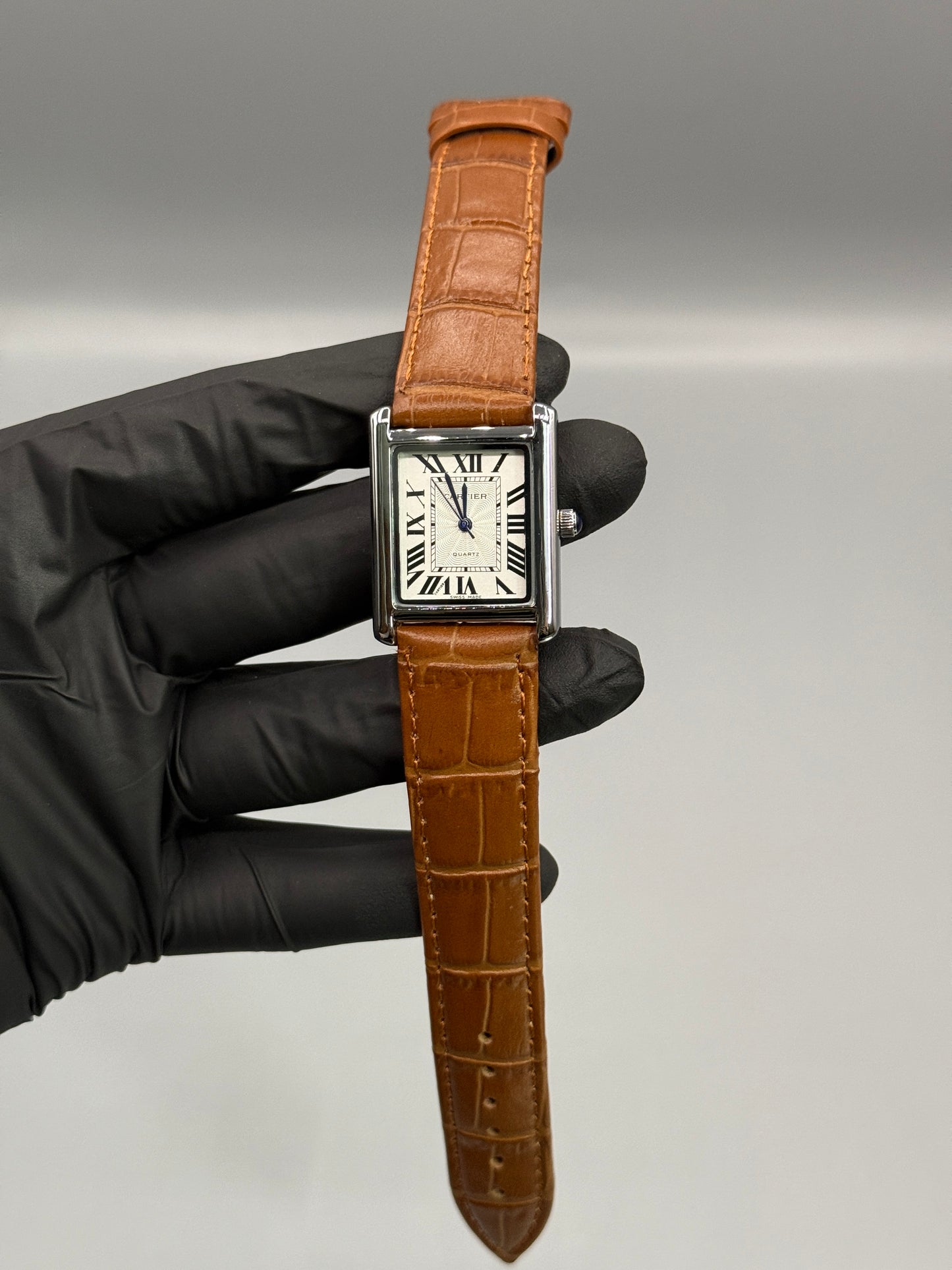 Old Money Style Leather Strap