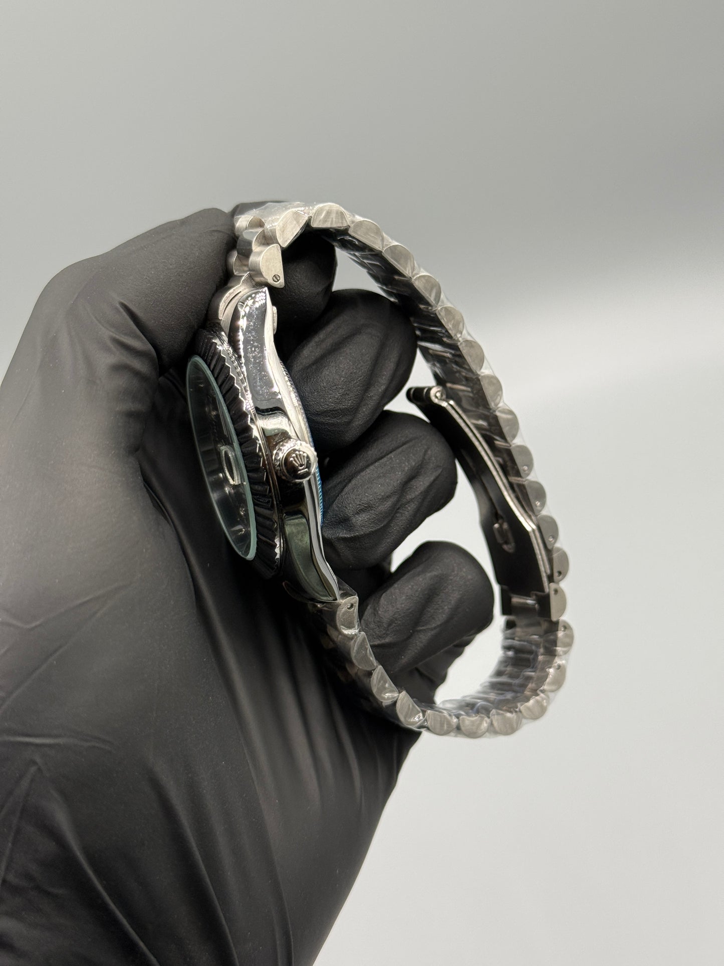 Silver Chain Date Just Black Dial