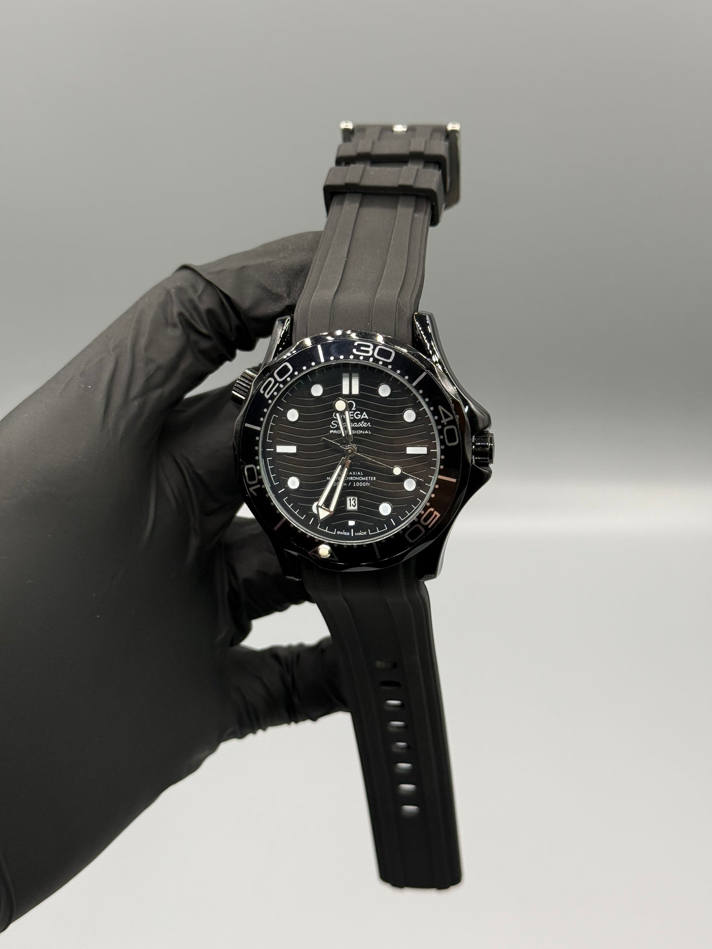 Rotating Dial Rubber Strap Full Black