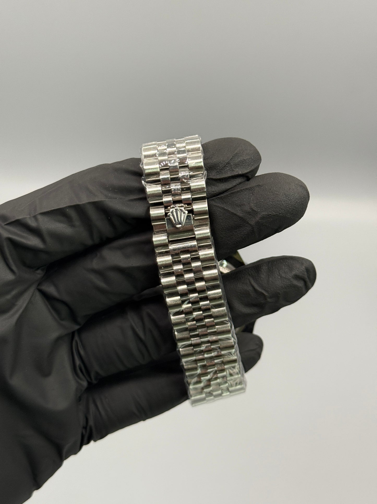 Rotating Dial GMT Date Just